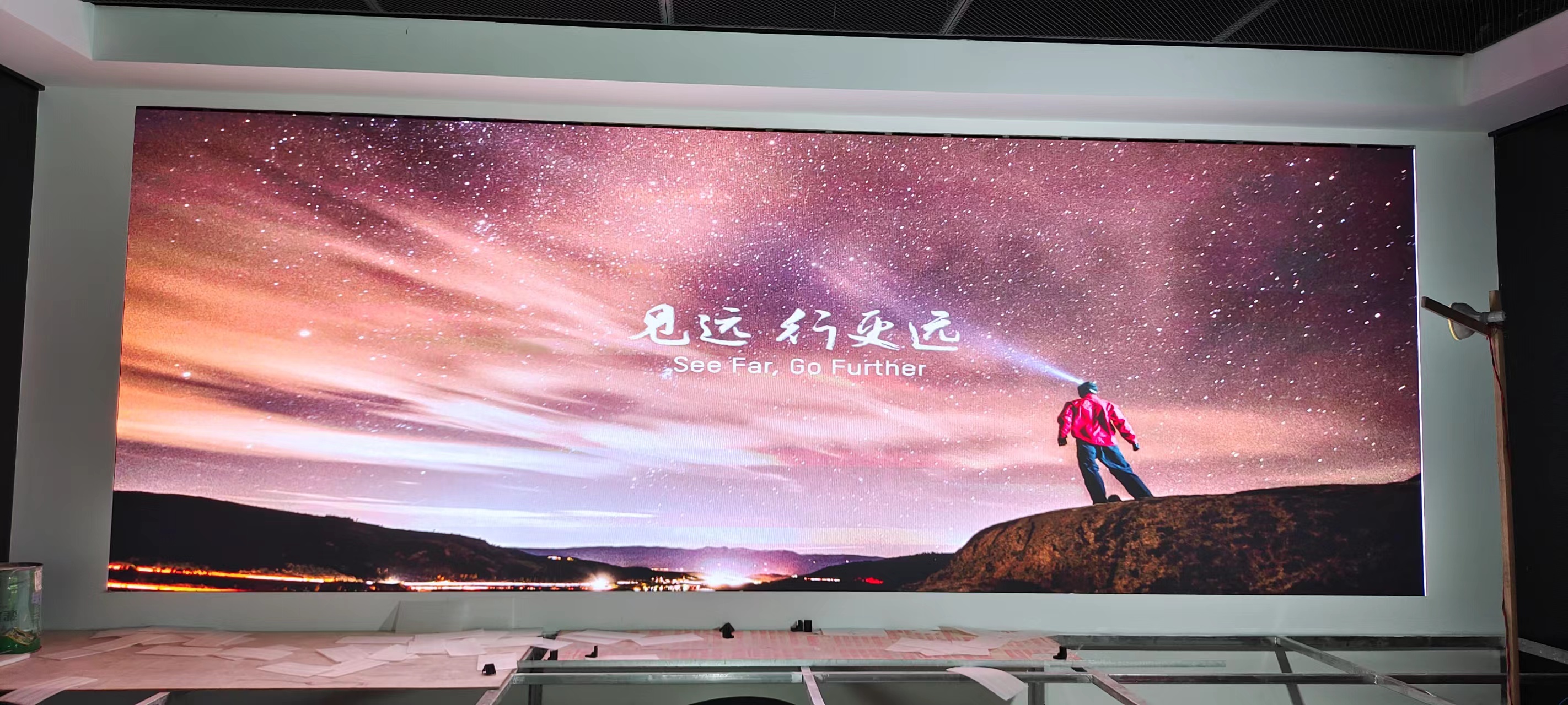 某企業(yè)展廳項目室內P2.5LED全彩顯示屏32平方（共計兩塊）